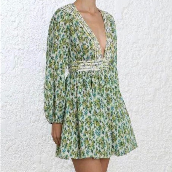 Deep V floral dress - Picture 2 of 3